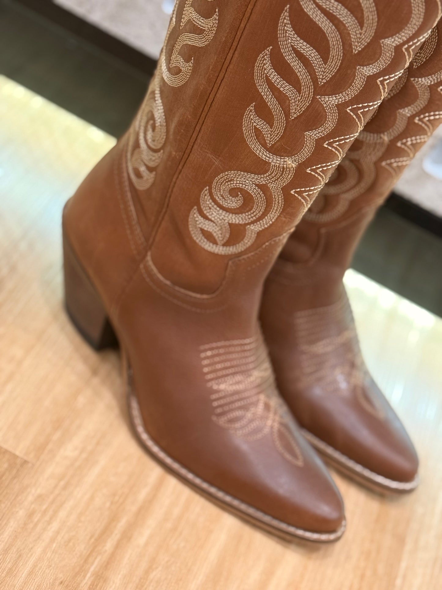 Nalejandra Boots in Chocolate Brown