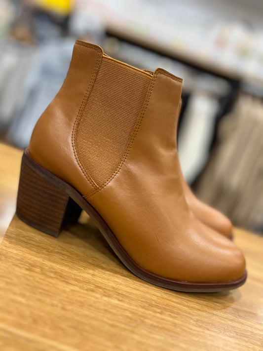 Alibi Leather Boot