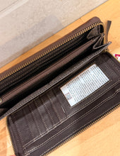 Load image into Gallery viewer, Tooled/Painted horse wallet