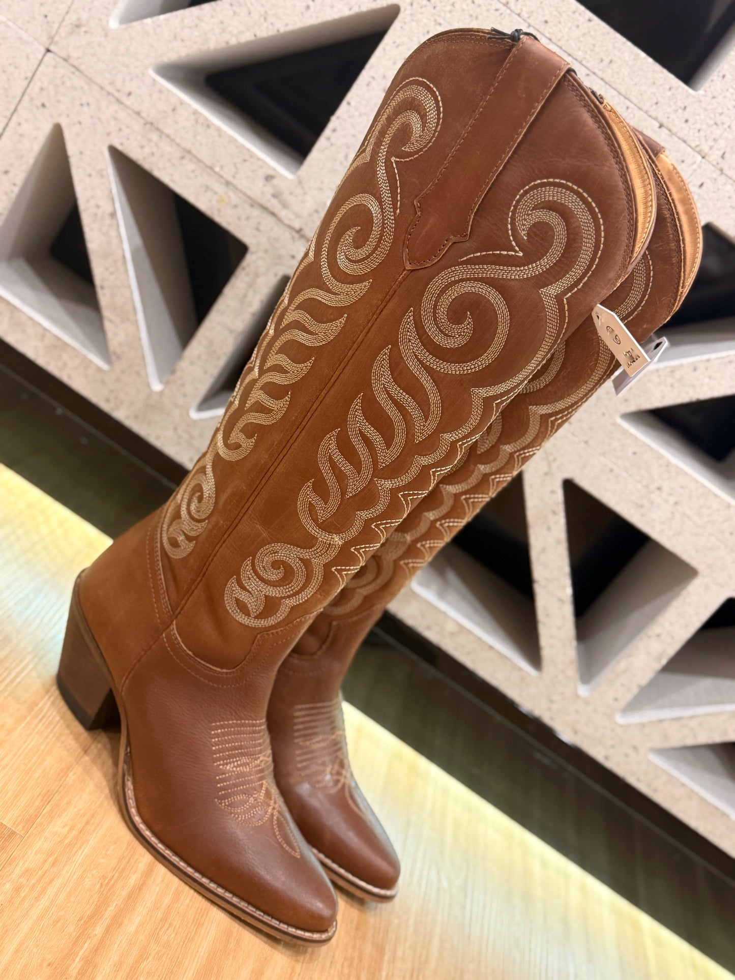 Nalejandra Boots in Chocolate Brown
