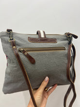 Load image into Gallery viewer, Mia Crossbody bag
