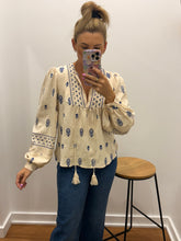 Load image into Gallery viewer, Zetland Blouse - Natural
