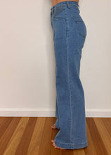 Load image into Gallery viewer, Colebee Jean - light denim
