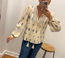 Load image into Gallery viewer, Zetland Blouse - Natural
