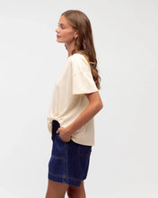 Load image into Gallery viewer, Easy Tuck Shirt - Cream
