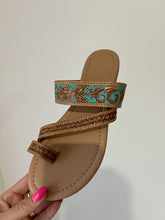 Load image into Gallery viewer, Lannie Mae Sandal - Honey
