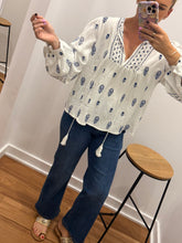 Load image into Gallery viewer, Zetland Blouse - White

