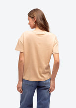 Load image into Gallery viewer, Easy Tuck Shirt - Natural
