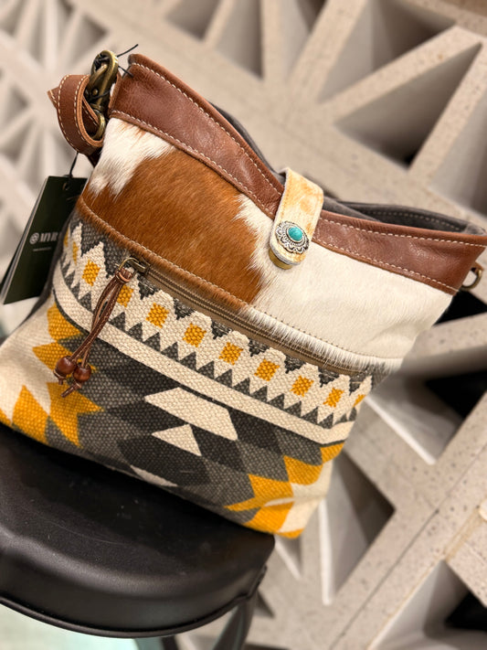 Krone Shoulder Bag
