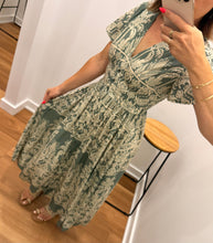 Load image into Gallery viewer, Mina Sleeve Dress
