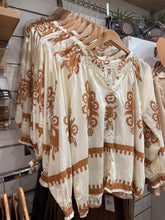 Load image into Gallery viewer, Lona Shirt - Beige
