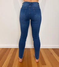 Load image into Gallery viewer, Penny Jean
