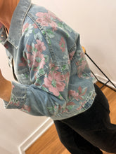 Load image into Gallery viewer, Evie Rose Jaket
