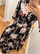 Load image into Gallery viewer, Johnie Dress
