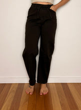 Load image into Gallery viewer, Sanderland barrel Jean - Choc
