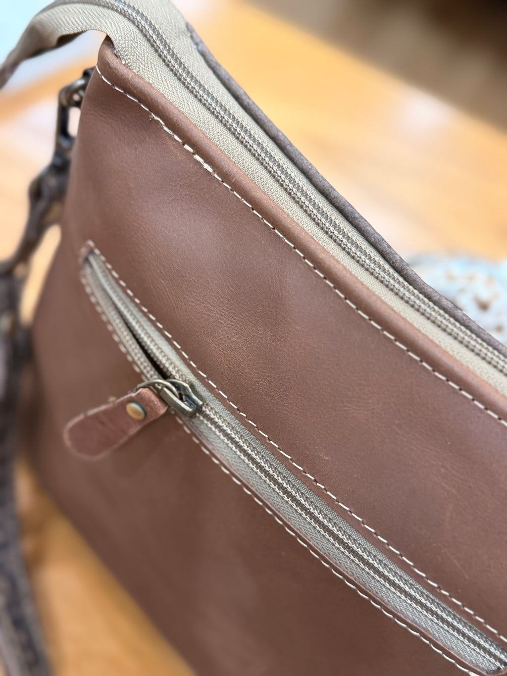 Point Rock Crossbody bag