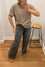 Load image into Gallery viewer, Easy Tuck Shirt - Choc/oat  Stripe
