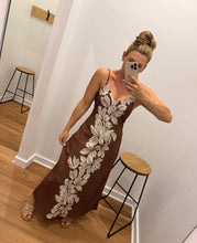 Load image into Gallery viewer, Hile Dress
