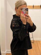 Load image into Gallery viewer, Sundown Coat - Black
