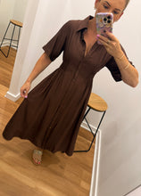 Load image into Gallery viewer, Swanson Dress - Choc
