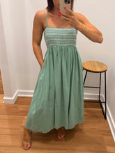 Load image into Gallery viewer, Terrace maxi Dress - Sage
