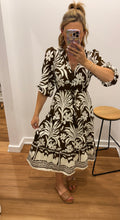Load image into Gallery viewer, Sarli Midi Dress
