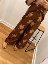 Load image into Gallery viewer, Lux Pant
