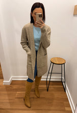 Load image into Gallery viewer, Ezra Cardi
