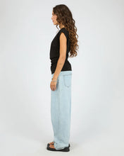Load image into Gallery viewer, Soho tee  - Black
