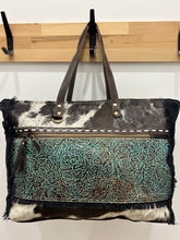 Load image into Gallery viewer, Sea Grass Weekender Bag
