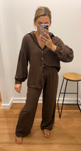 Load image into Gallery viewer, Roscoe Top - Chocolate
