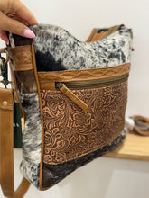 Load image into Gallery viewer, Forester Junction Concealed Carry Bag

