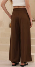 Load image into Gallery viewer, Oakla Pant - Brown
