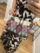Load image into Gallery viewer, Mia Crossbody bag
