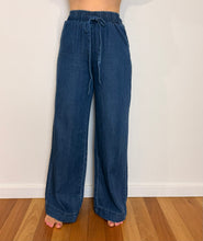 Load image into Gallery viewer, Oasis Jean - Dark blue
