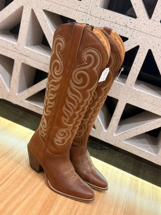 Nalejandra Boots in Chocolate Brown