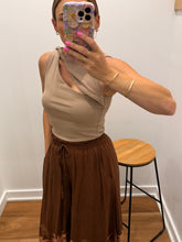 Load image into Gallery viewer, Mocha Detail Top
