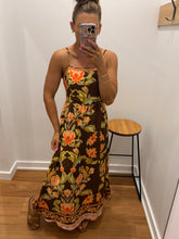Load image into Gallery viewer, Willowcove Midi Dress
