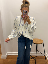 Load image into Gallery viewer, Zetland Blouse - White
