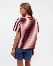 Load image into Gallery viewer, Easy Tuck Tee - Blush/Burgundy Stripe
