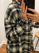 Load image into Gallery viewer, Mateo Shacket - Navy
