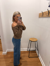 Load image into Gallery viewer, Soli Knit - Choc

