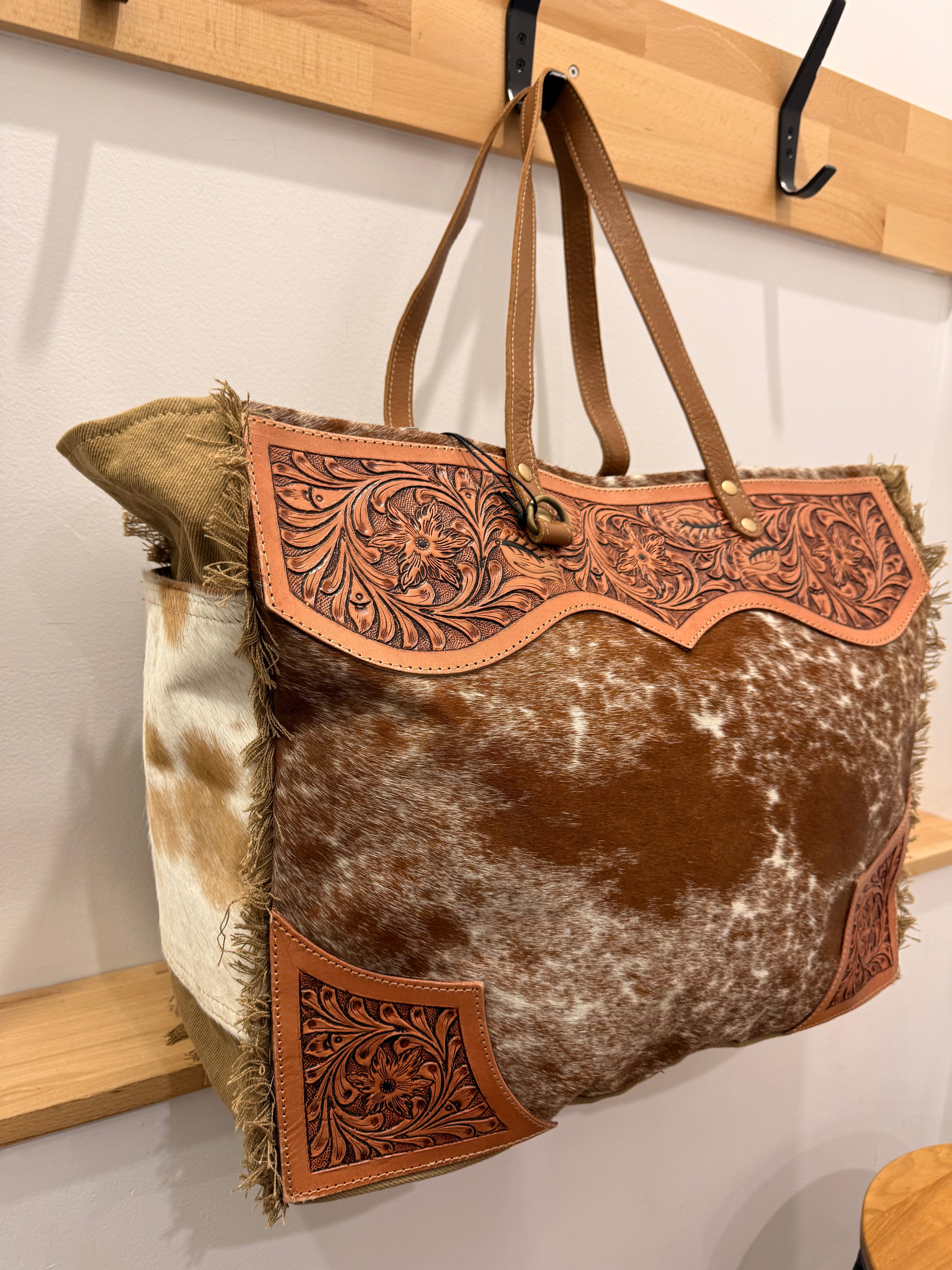 Cartwright Weekender - Tan/White