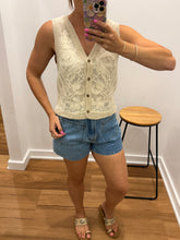 Load image into Gallery viewer, Elizah Crochet Vest - Sand
