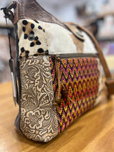 Load image into Gallery viewer, Peruvian Shoulder bag
