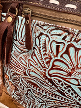 Load image into Gallery viewer, Juniper Weekender Bag
