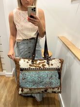 Load image into Gallery viewer, Juniper Weekender Bag
