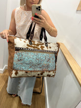 Load image into Gallery viewer, Juniper Weekender Bag
