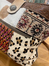 Load image into Gallery viewer, Peruvian Shoulder bag
