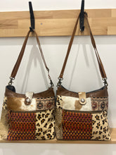 Load image into Gallery viewer, Peruvian Shoulder bag
